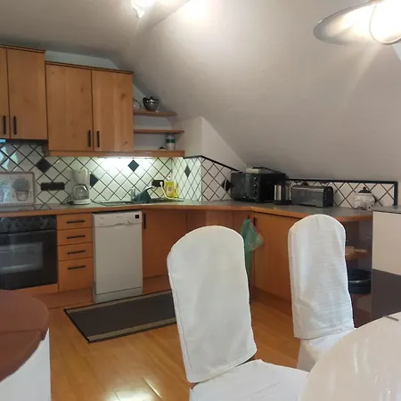 Appartement Idyllische Sued-wohnung In Woertherseenaehe Fuer Zwei Personen Schiefling am See