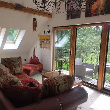 Idyllische Sued-wohnung In Woertherseenaehe Fuer Zwei Personen Lägenhet Schiefling am See