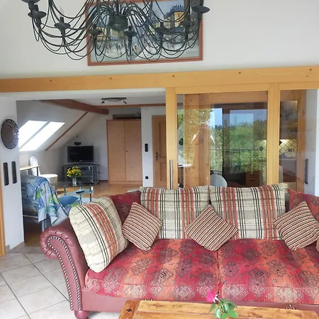 Idyllische Sued-wohnung In Woertherseenaehe Fuer Zwei Personen Appartement *