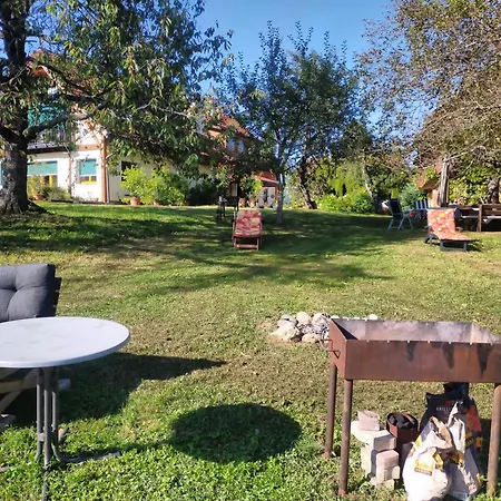 Idyllische Sued-wohnung In Woertherseenaehe Fuer Zwei Personen *