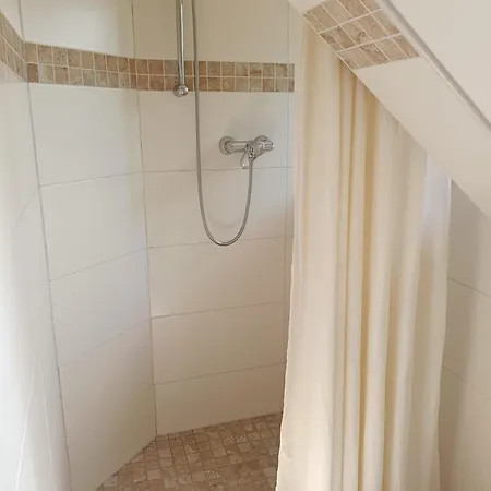 Lejlighed Idyllische Sued-wohnung In Woertherseenaehe Fuer Zwei Personen